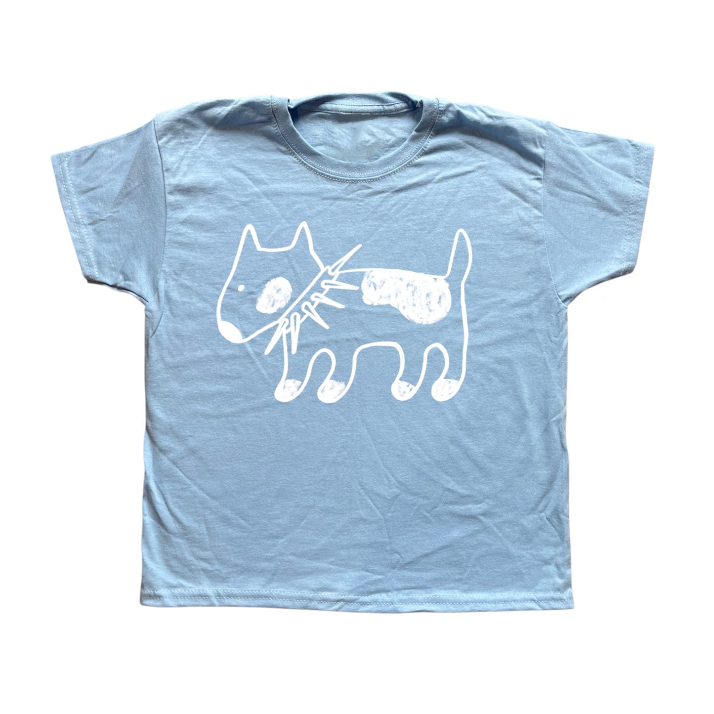 Spiky collar white dog on baby blue tee